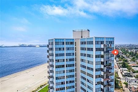 18th Floor location with pano OCEAN and MOUNTAIN views from the 25+ windows that surround your unit