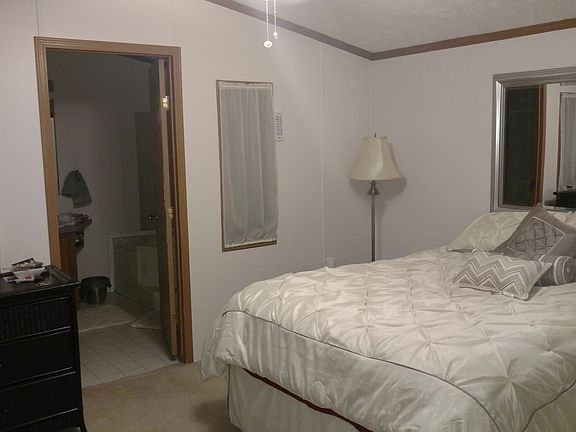5th image of 45 Golden Ash Ln