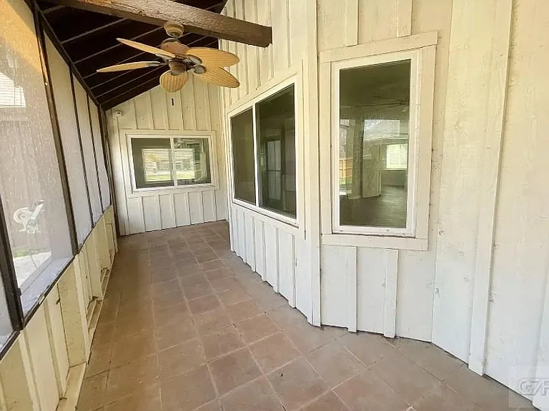 443 Bayou View Dr — Photo 23