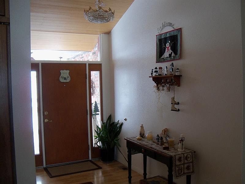 2nd image of 2075 Sunnyside Ave Unit 10