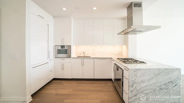 Rented by Silverstone Group USA Corp. | media 29