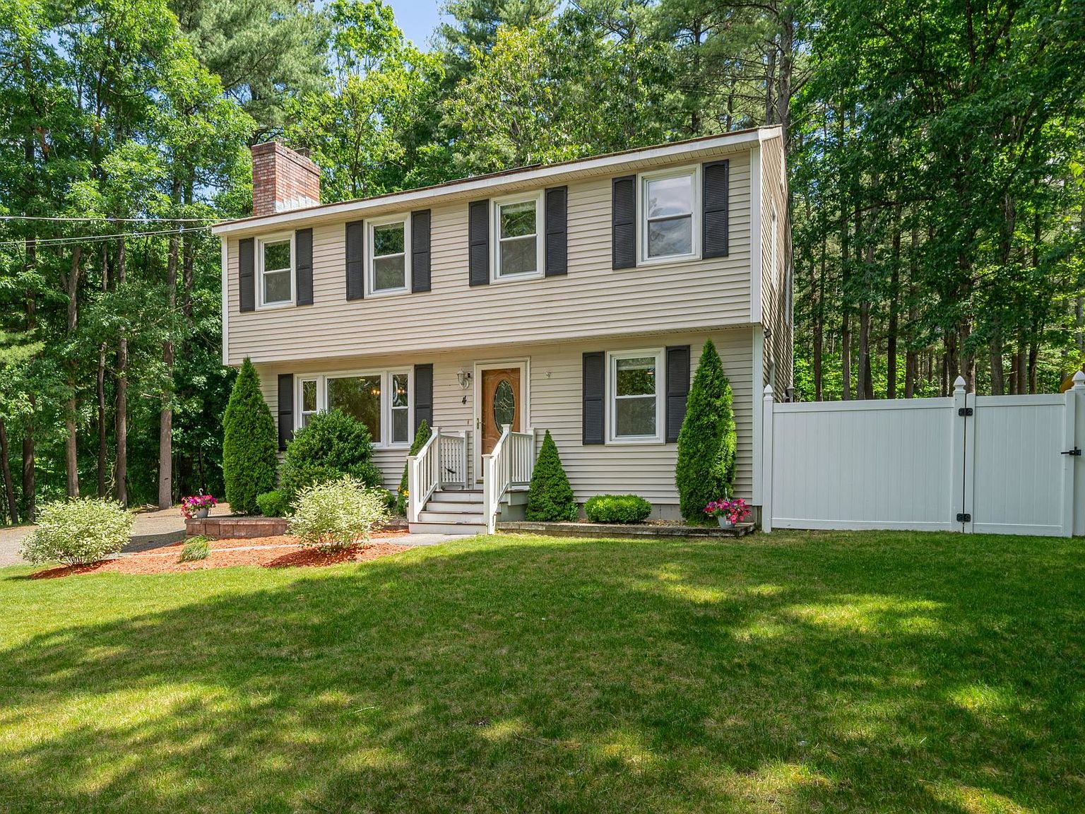 4 Patricia Drive, Hudson, NH 03051 MLS 5000220 Zillow