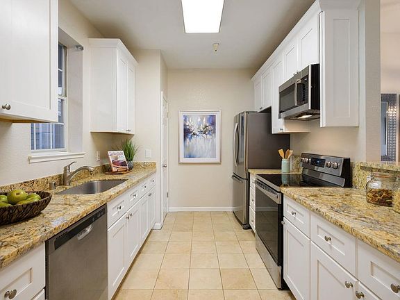 4th image of 250 Santa Fe Ter APT 202