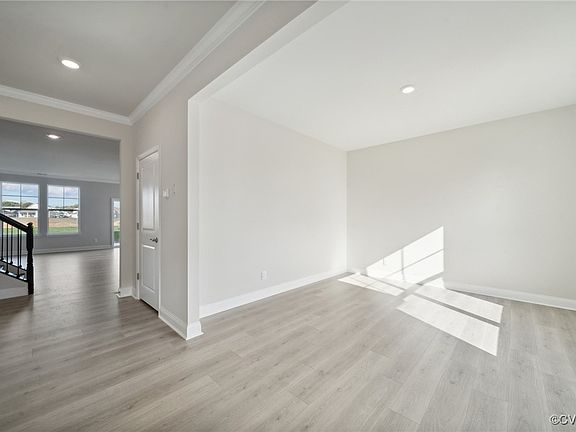 5th image of 8860 Farthing Dr