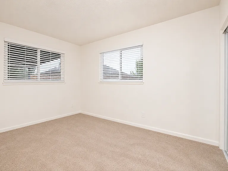 1201 Holly Ave — Photo 15