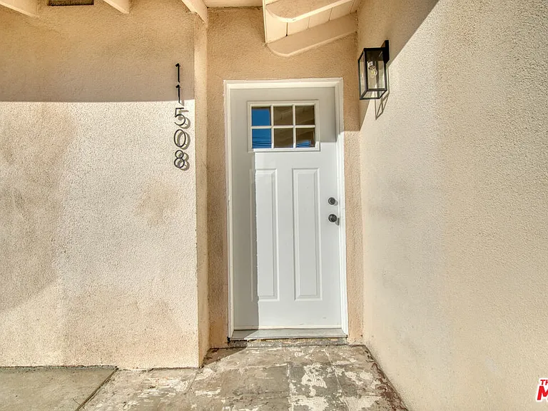 11508 Fenton Ave — Photo 1