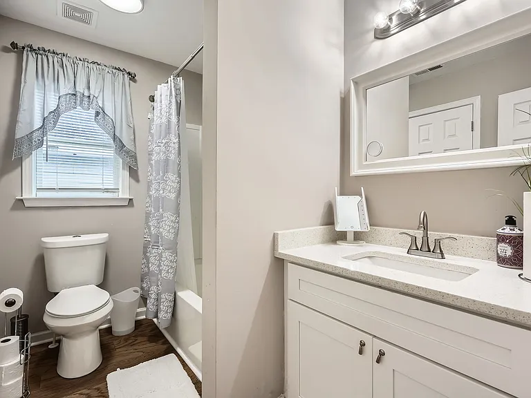 908 McDaniel St SW — Photo 23