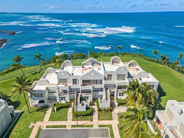 Villas De Costa Dorada #H3, Dorado, PR 00646