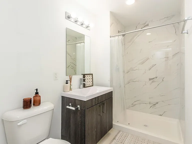 Miami lifestyle at a rate you can afford! — Photo 8