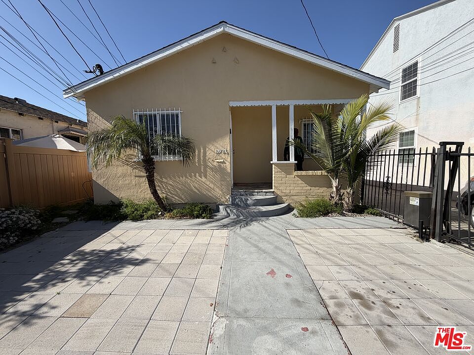 1st image of 10923 S Inglewood Ave