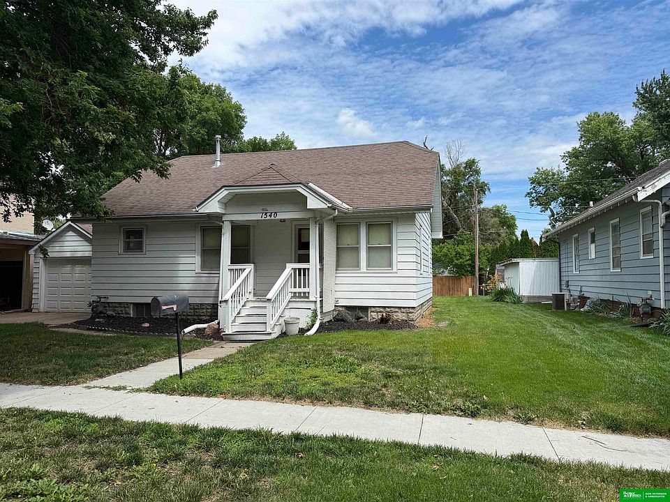 1st image of 1540 N Maxwell Ave