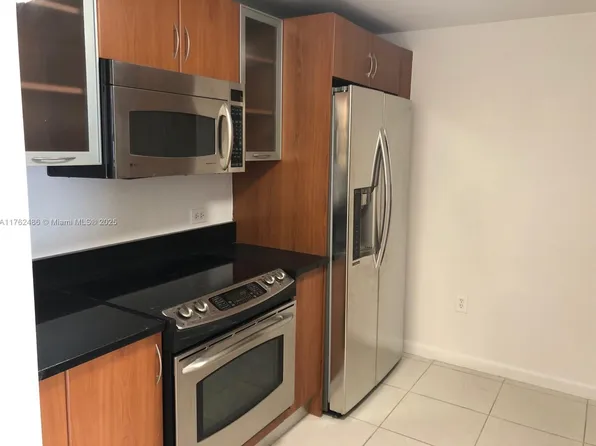 2775 NE 187th St APT 527, Aventura, FL 33180