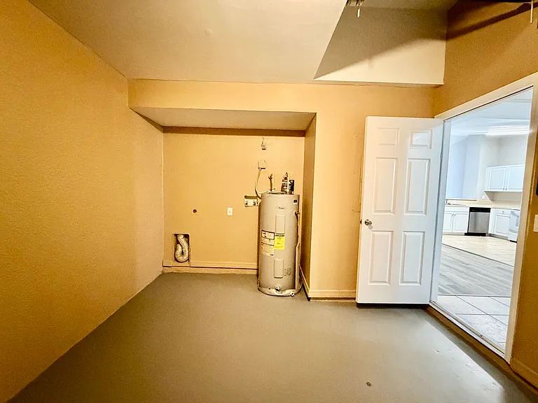 348 Bell Blvd S — Photo 4