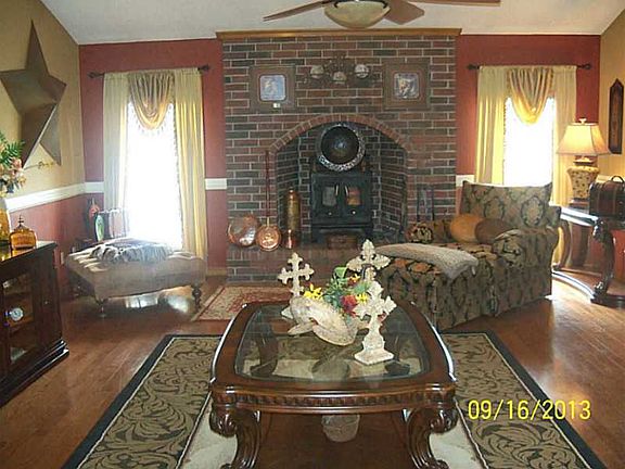5th image of 12068 Red Oak Dr #2055