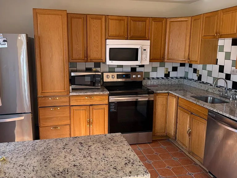 12150 Turnstone Ct #90 — Photo 6