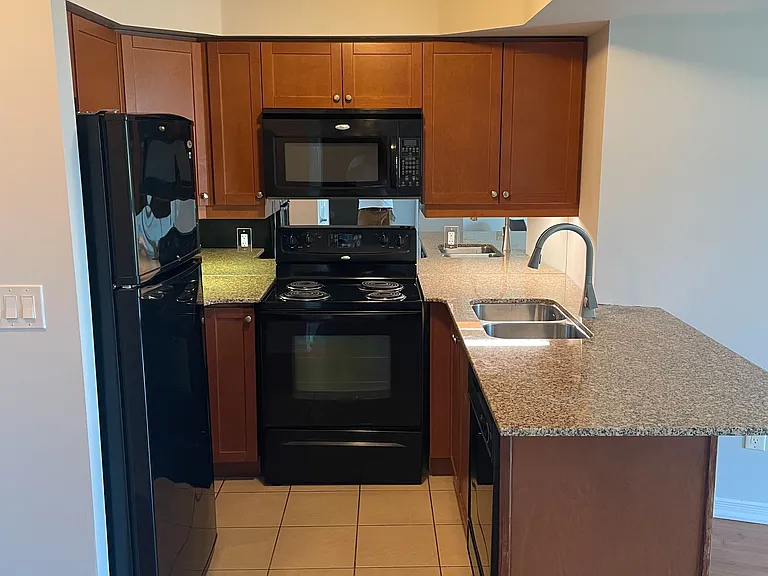 18 Valley Woods Rd #1015 — Photo 2