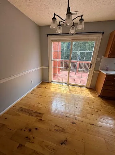 3 bed, 2.5 bath, 1805 sqft, $1,595 — Photo 3