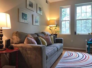 1741 N Troy St APT 425, Arlington, VA 22201