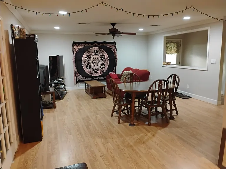 Charter Oaks Dr — Photo 3