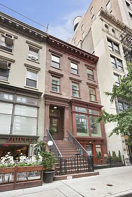 Sold by Compass | media 21