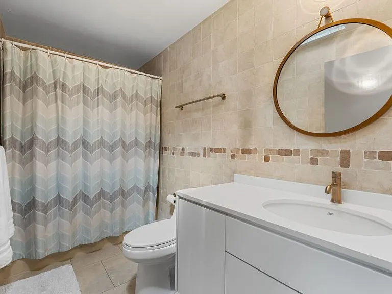 1854 Avenue McLeary B4 Chateau — Photo 38
