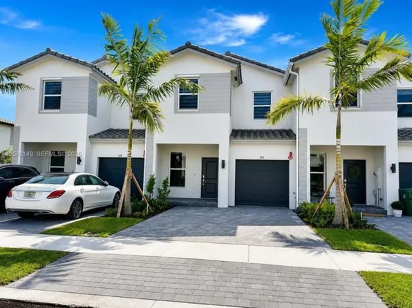 114 SW 184th Pl, Hollywood, FL