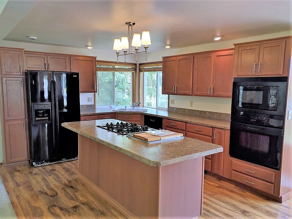 2nd image of 5515 187th Avenue Ct E