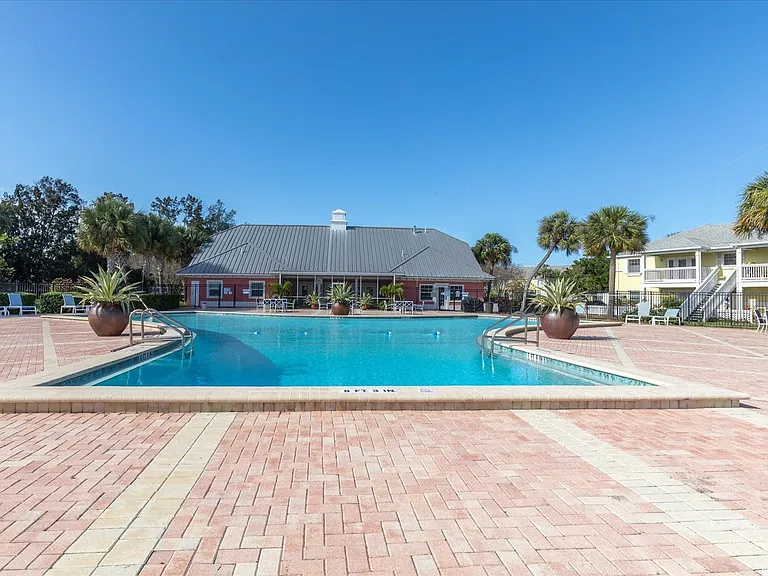 102 Pompano Dr SE #C — Photo 31