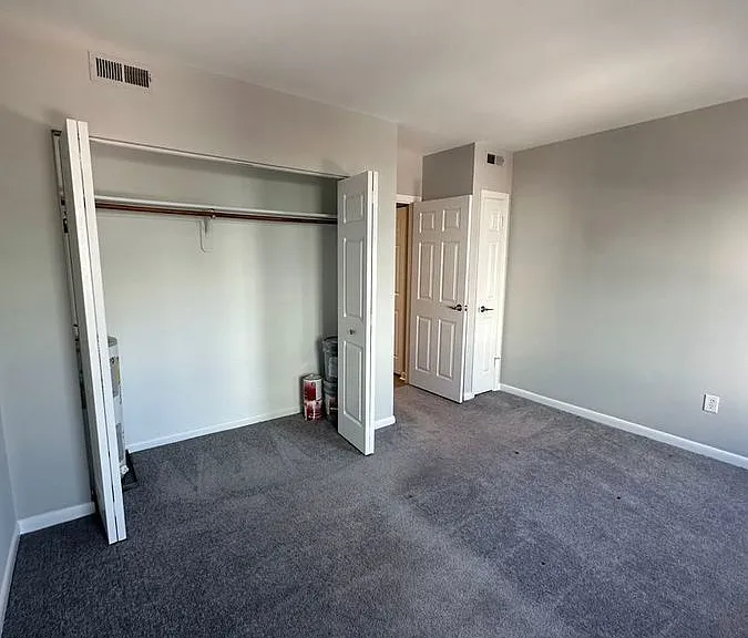 1125 Light St #B — Photo 13