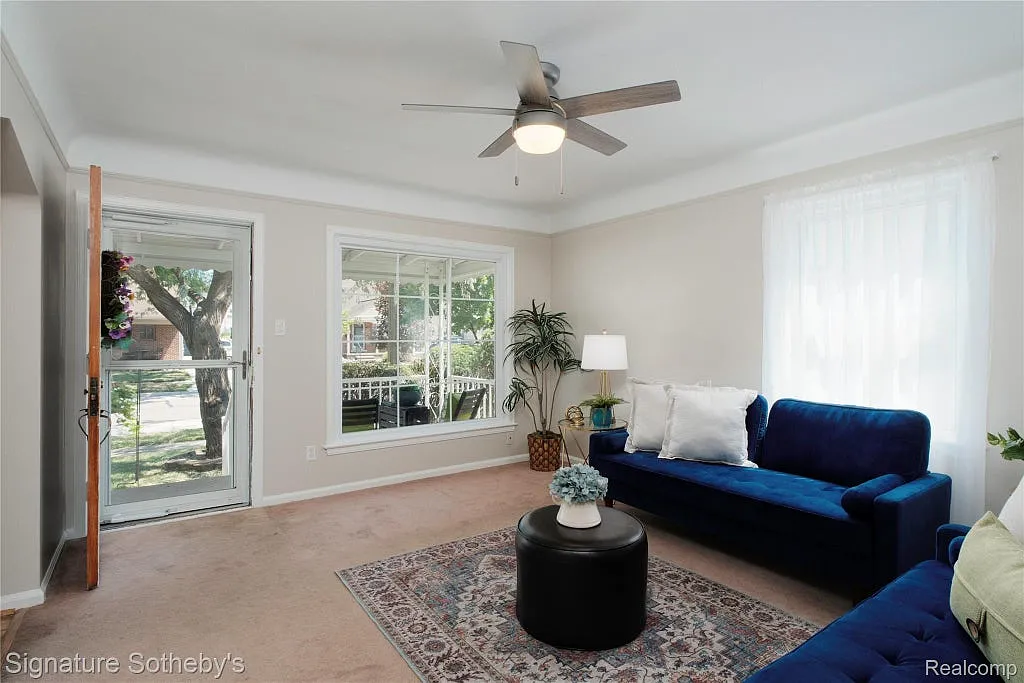 3 bed, 1861 sqft, $2,100 — Photo 2