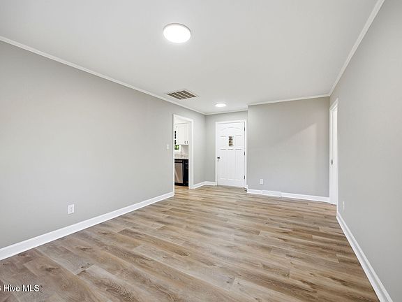 3rd image of 127 Abbey Lane