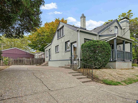 4th image of 405 NW 33rd St
