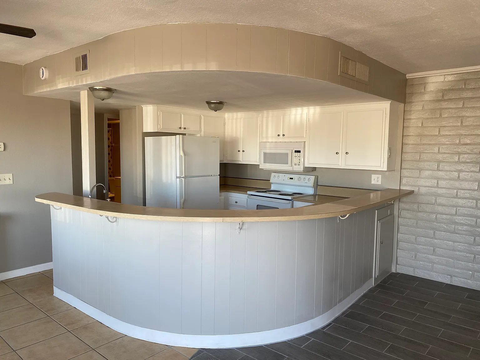 1 bed, 750 sqft, $1,150 — Photo 2