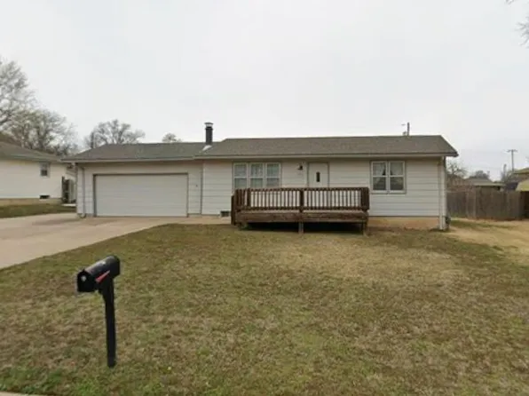 522 E Bridge St, Mulvane, KS 67110