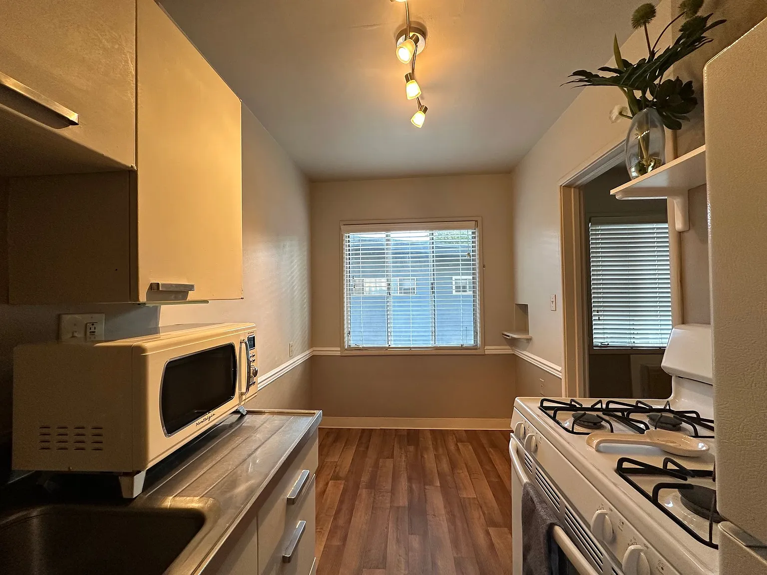 Alexander's Place at 1625 H ~ Discover Timeless Charm in the Heart of it All! — Photo 2