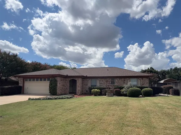 536 Baldwin Ave, Crowley, TX 76036