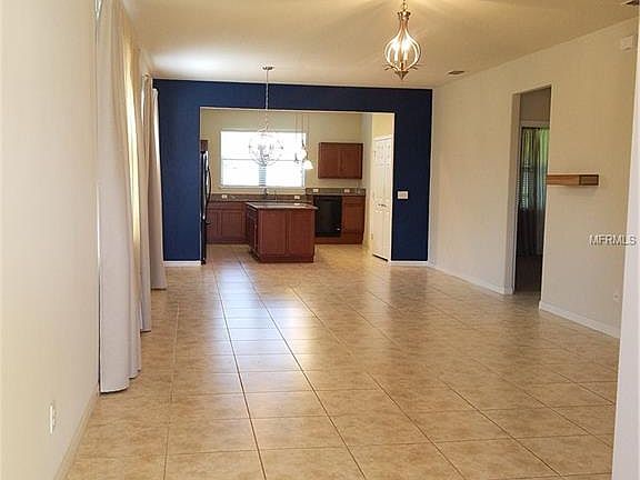 3rd image of 527 Pamplona Pl