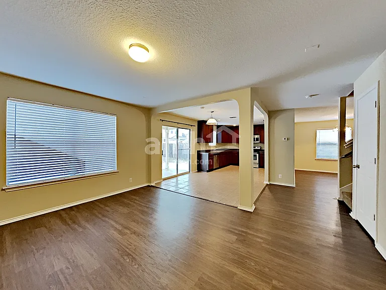455 Dolly Dr — Photo 7