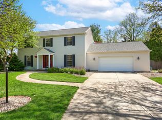 1712 Lakeside Dr, Champaign, IL 61821