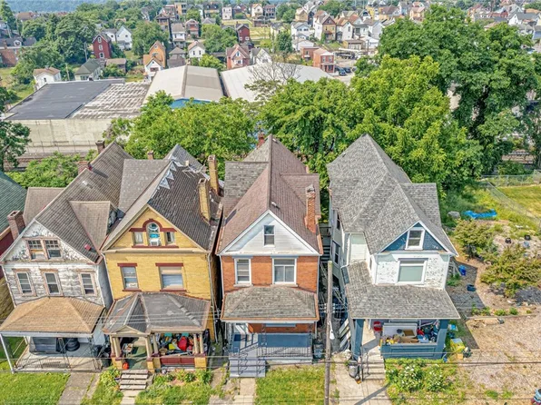 328 Hawkins Ave, Braddock, PA 15104