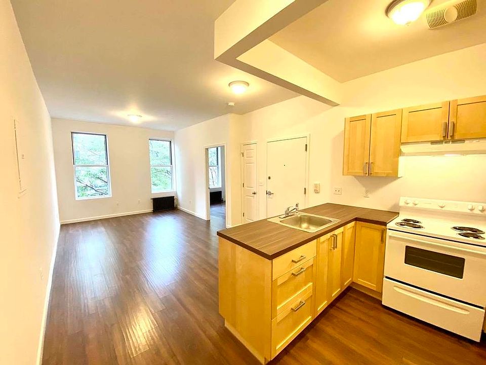 1st image of 1085 2nd Ave #4