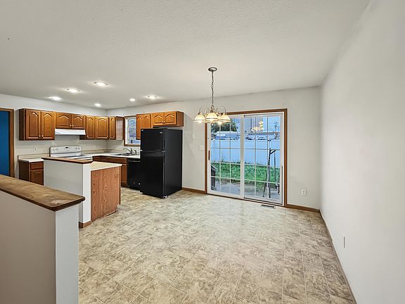 3rd image of 110 Fleming Ct #110