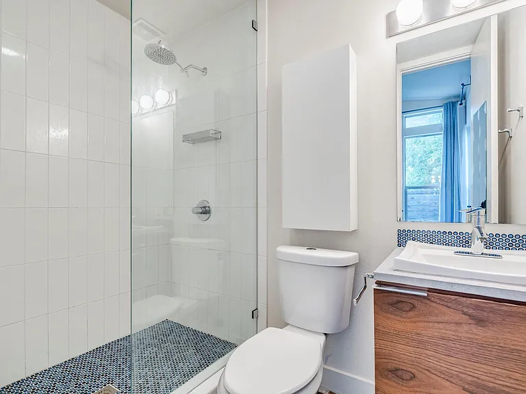 1404 Singleton Ave #B — Photo 14