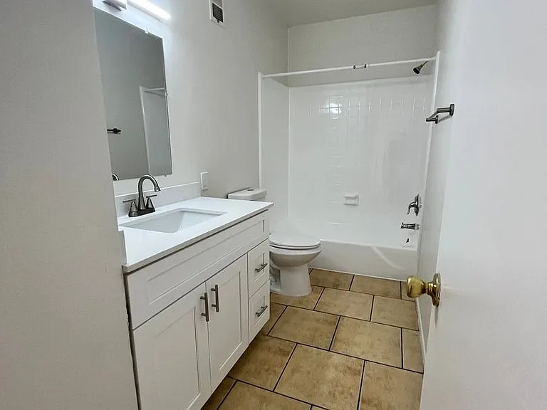 Catalina View Apartments — Photo 71