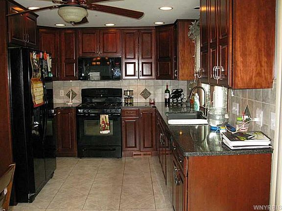 2nd image of 36 Samantha Way