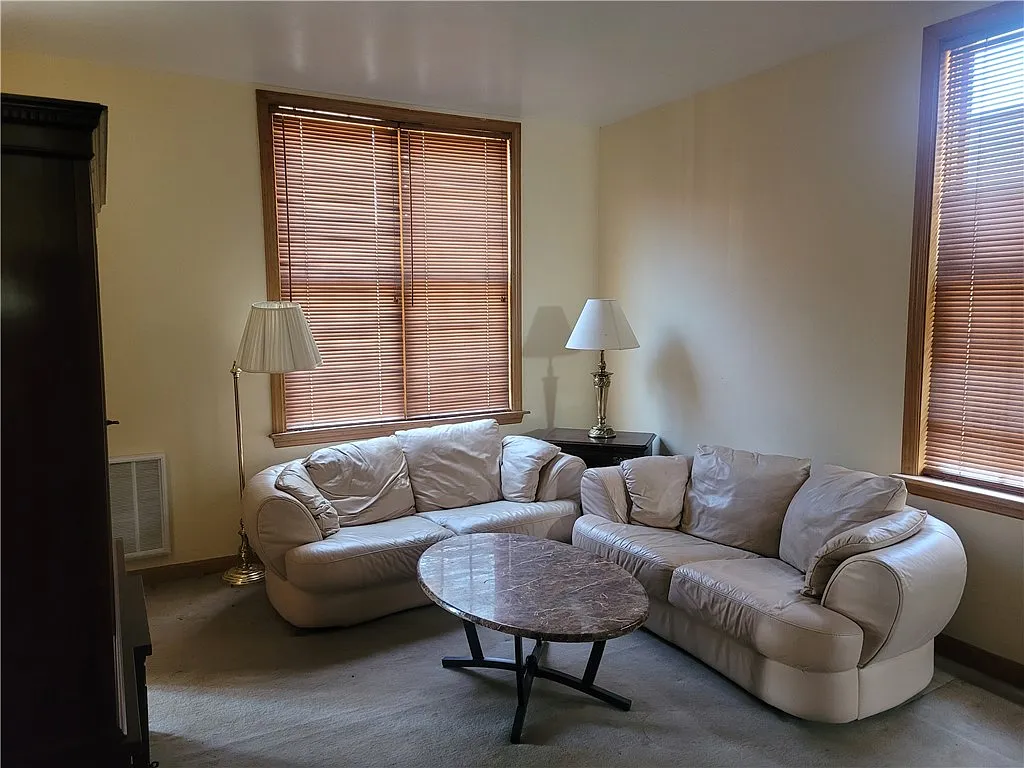 2 bed, 1.5 bath, $1,500 — Photo 2