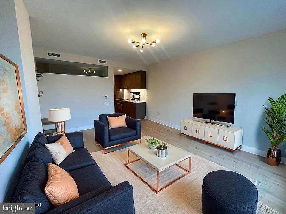 1211 Van St SE #1010