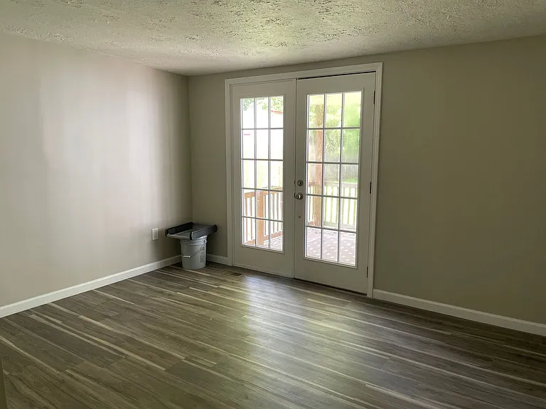 2537 Fair Dr — Photo 6