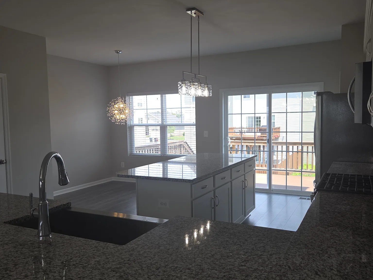 4 bed, 3.5 bath, 2065 sqft, $2,350 — Photo 4