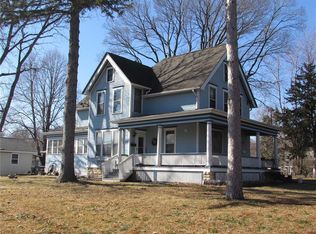 2205 Johnson Ave NW, Cedar Rapids, IA 52405